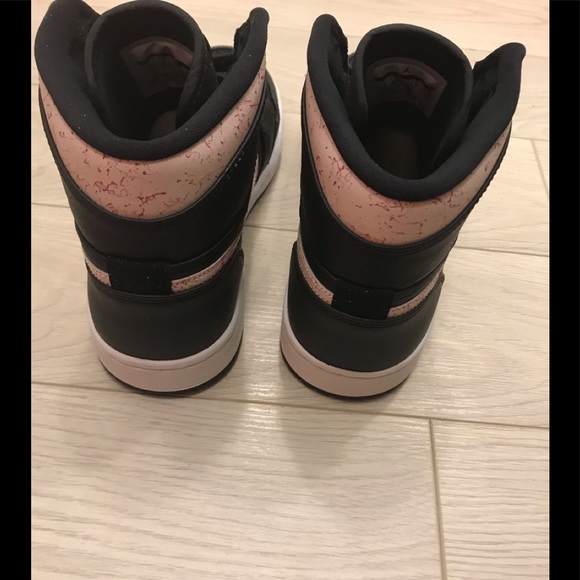 Women’s air Jordan 1 retro prem shoes - Picture 4 of 5